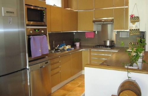 Hyeres City Centre Apartment | Comfortable apartment/villa on the ground floor of a 2-storey house