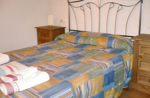 Laspaules Apartment | Comfortable Apartment with Mountain View in Laspaúles