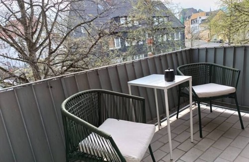 Rathaus Wattenscheid Apartment | Comfortable apartment with balcony for up to 6 people