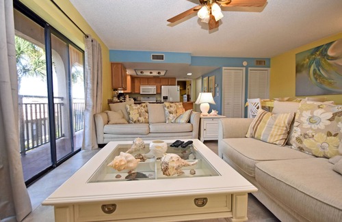 Englewood Condo | Comfortable beachfront home