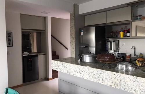 Itacimirim House | Comfortable bungalow, north coast, on the beach in a luxury condominium