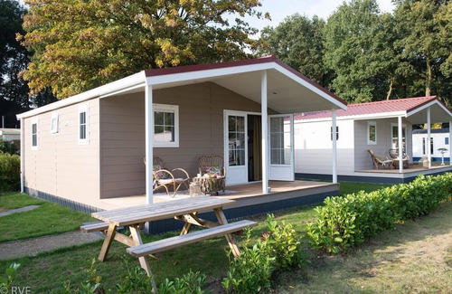 Uden House | Comfortable bungalow with a terrace at the Bedafse Bergen