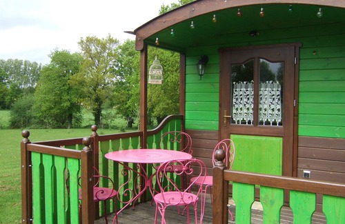 Talensac Cottage | Comfortable caravan at Ferme de Trénube between Rennes and Brocéliande