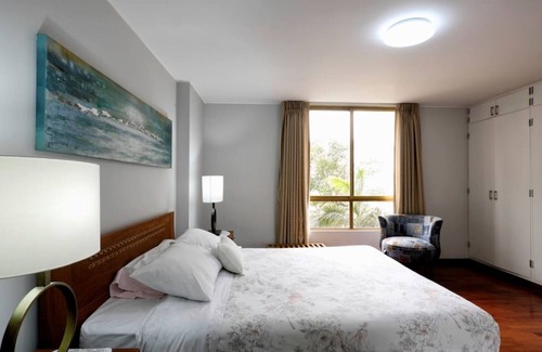Sector 1 Apartment | Comfortable & Central 3-BDR apart in San Isidro, Lima (10 min from the ocean)