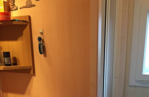 Grandcamp-Maisy Ski Chalet | Comfortable chalet facing south in residential park, landing beaches