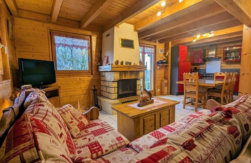 Cleurie Cottage | Comfortable chalet in Cleurie with WIFI, fireplace, and terrace