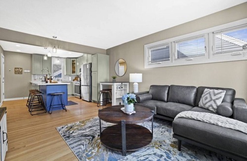 West Allis House | Comfortable & Charming 4BR, near Stadium & Zoo!