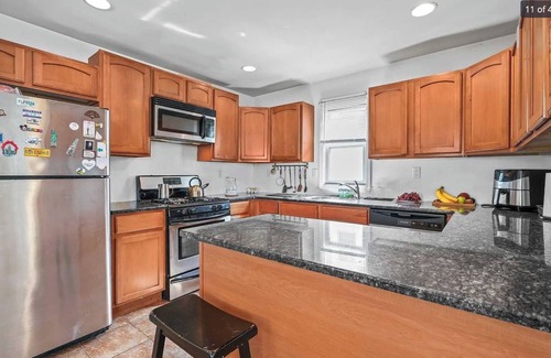 Forest Hill Apartment | Comfortable, clean & spacious apartment: Free Parking, WiFi, AC, 30 mins to NY