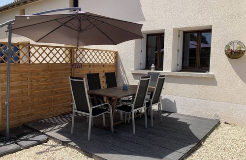 Maire-Levescault Cottage | Comfortable cottage - Perfect for couples and travellers