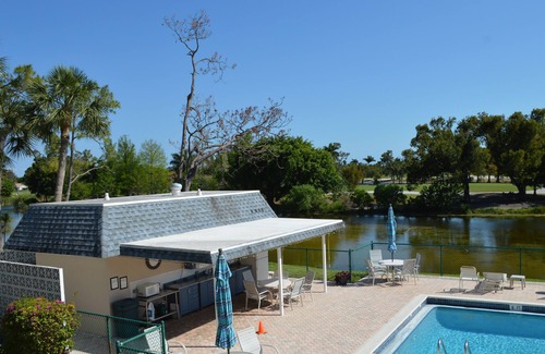 Lely Condo | Comfortable Condo in a fantastic location to beaches and downtown Naplesn