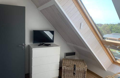 Penestin Villa | Comfortable, contemporary accommodation 100 metres from the beach (gold mine)