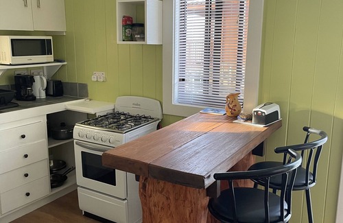Belle Plaine Cottage | Comfortable cottage with a fantastic view