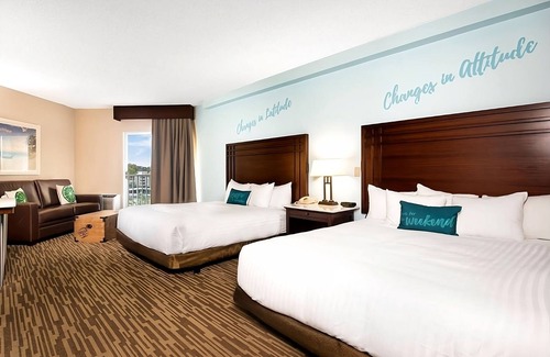 Osage Beach Hotel | Comfortable Countryside Stay! 2 Comfortable Units, Pool, Free Parking