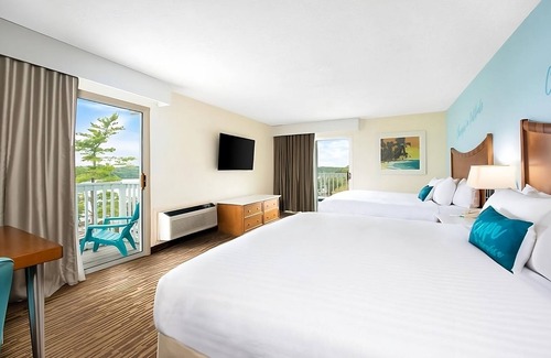 Osage Beach Hotel | Comfortable Countryside Stay! 2 Comfortable Units, Pool, Free Parking