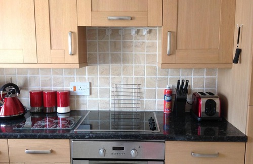 Sidmouth Apartment | Comfortable double-bed Sidmouth apartment, a minute's easy walk to the seafront