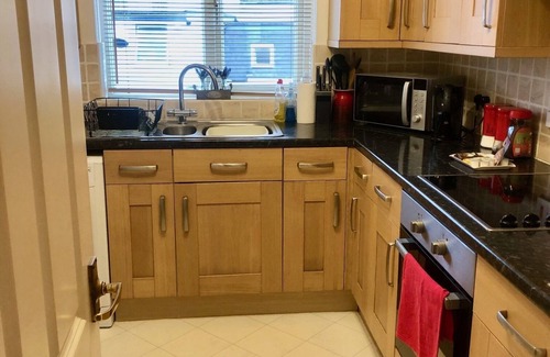 Sidmouth Apartment | Comfortable double-bed Sidmouth apartment, a minute's easy walk to the seafront