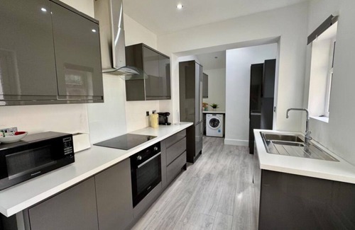 Moseley House | Comfortable family-friendly four bedroom house