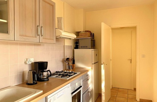Calviac-en-Perigord Cottage | Comfortable cottage in a wooded area by the pool near Sarlat
