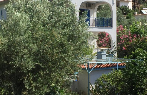 Sampatiki House | Comfortable house with garden, seaside, in a small fishing port