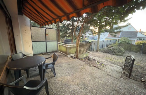 Leverkusen Apartment | Comfortable group apartment in Leverkusen with garden & large kitchen