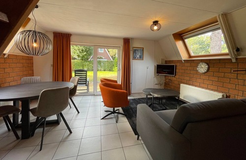 Sint Nicolaasga House | Comfortable holiday home near the Langweerder Wielen
