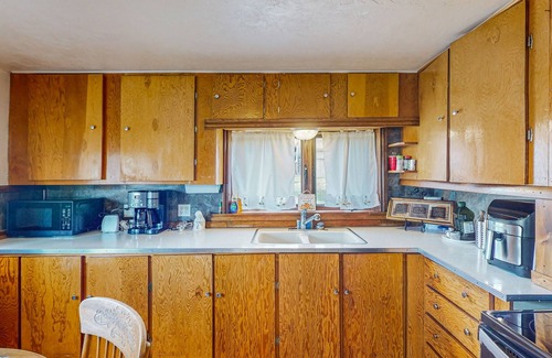 Leadville House | Comfortable home with kitchen and Washer/Dryer- great location