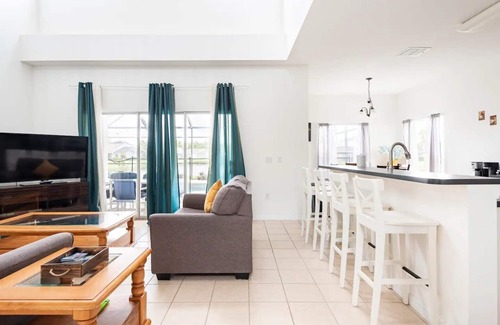 Kissimmee House | Comfortable house with hot tub, minutes away from theme parks