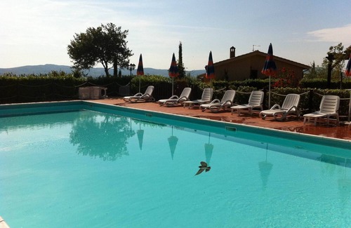 Pomaia Apartment | Comfortable independent apartment in Pomaia,with private garden,Wi-Fi, view