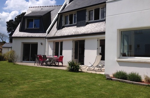 Ile-Tudy Villa | Comfortable Large Villa in the Heart of the Village History Ile Tudy, 50m Beach