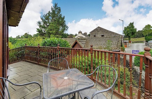 Bondgate Within Ski Chalet | Comfortable lodge with one double with en suite shower, one twin and one single.
