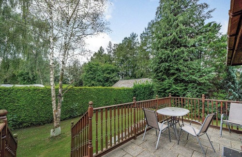 Bondgate Within Ski Chalet | Comfortable lodge with one double with en suite shower and one twin.