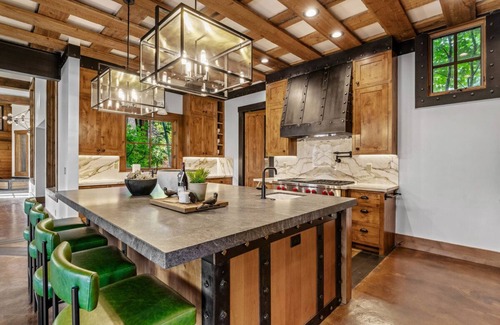 Truckee Cabin | Comfortable Luxury Close to Northstar Village, Trails, & Slopes!