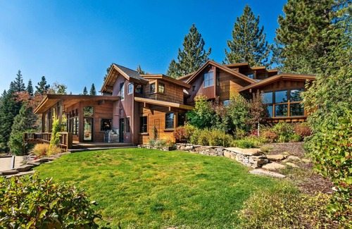 Truckee Cabin | Comfortable Luxury Close to Northstar Village, Trails, & Slopes!
