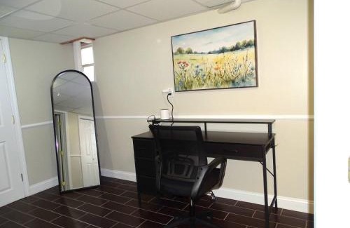 Framingham Apartment | Comfortable Renovated 3 Bed Apartment