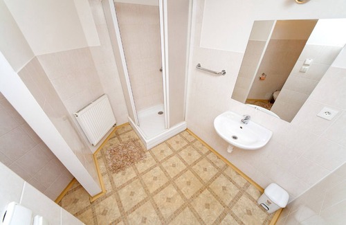 Holesovice Apartment | Comfortable rooms with private bathroom 15 minutes walk from the old town