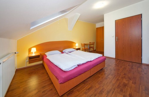 Holesovice Apartment | Comfortable rooms with private bathroom 15 minutes walk from the old town