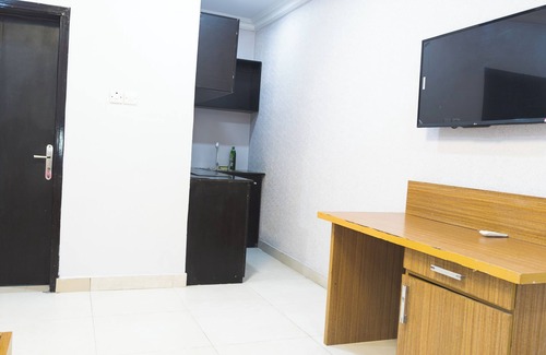 Somolu Apartment | Comfortable Single Room in Central Lagos Amethyst