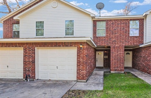 Northeast Houston Apartment | Comfortable Spacious 3 Bedroom Rural