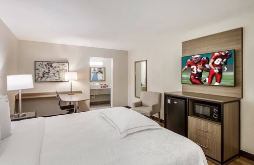 Addison Hotel | Comfortable Stay Near Addison Circle Park - Couple Stay w/Pool Access