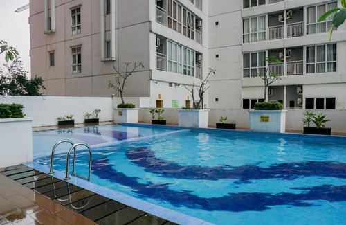 Pondokcina Apartment | Comfortable Studio Apartment at Taman Melati near Universitas Indonesia By Travelio