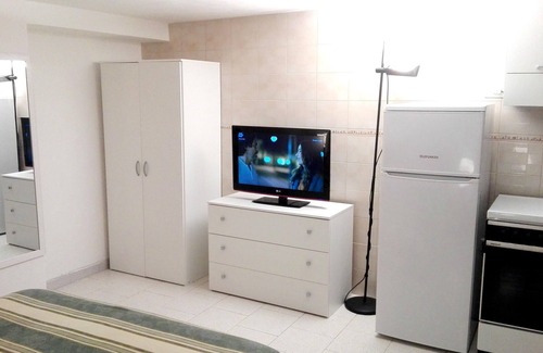 La Caletta Apartment | Comfortable studio apartment 50 meters from the beach