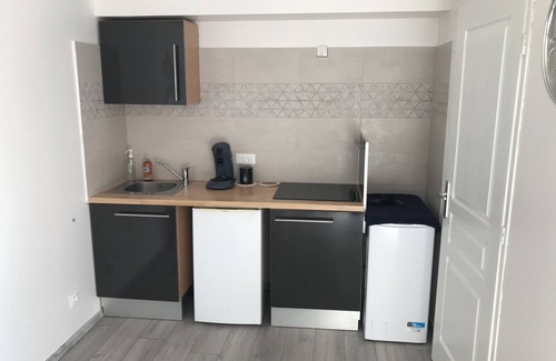 Arles Apartment | Comfortable studio on the first floor of a villa