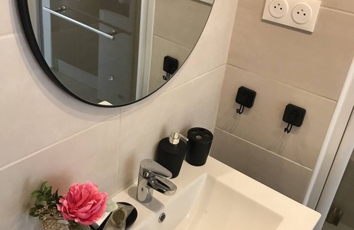 Arles Apartment | Comfortable studio on the first floor of a villa