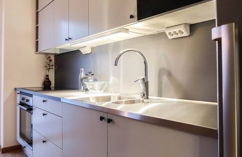 Hallonbergen Apartment | Comfortable Studio Apartment Garden View By City Living - Umami
