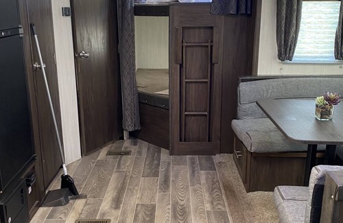 Taylor Creek House | Comfortable Updated RV Camper