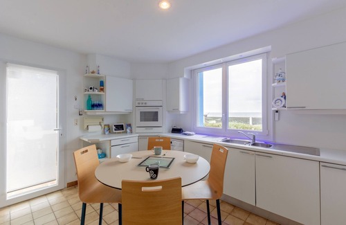 La Plaine-sur-Mer Villa | Comfortable villa south Brittany with indoor pool