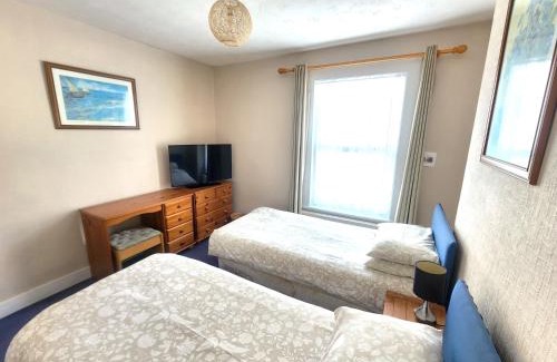 Sittingbourne House | Comfortable Victorian 3 bedroom semi-detached house with fast Wi-Fi