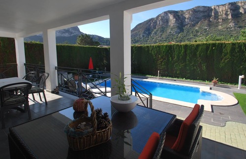 La Drova Villa | Comfortable Villa with private pool with air condition