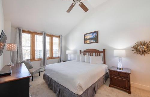 Winter Park Apartment | Comfortable Zephyr Mountain Lodge Condo with Spectacular View of the Continental Divide condo