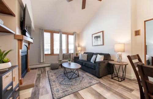 Winter Park Apartment | Comfortable Zephyr Mountain Lodge Condo with Spectacular View of the Continental Divide condo
